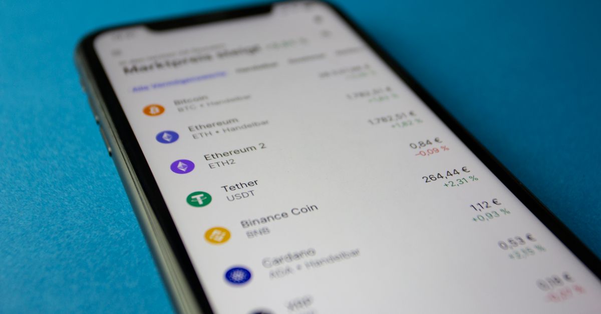 Retail Brokerages Race to Fold Crypto Into One App